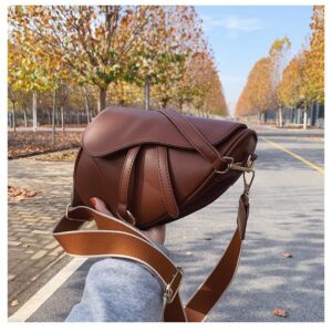 Small Crowdsourcing Bag Women's Bag 2023 New Fashion Women's Shoulder Bag Chanel Style Crossbody Bag Portable Semicircle Saddle Bag - Image 2