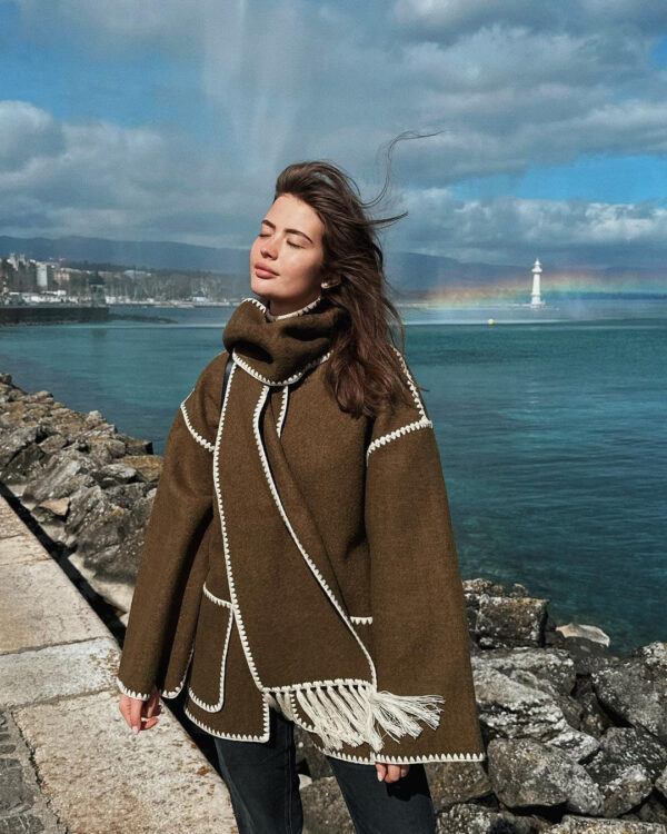 Loose Fitting Blanket Stitch Woollen Short Coat With Scarf