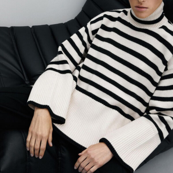 High-necked Knitted Striped Slit Sweater/Top